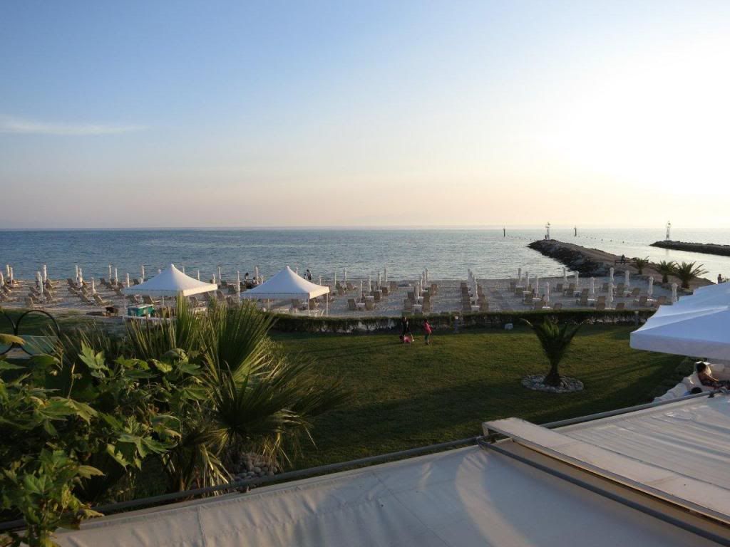 i1164.photobucket.com/albums/q562/teeveetee9/Halkidiki%20Big%20Pilot%202012/IMG_1763.jpg