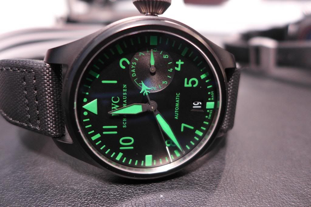 i1164.photobucket.com/albums/q562/teeveetee9/IWC%202013%20LE%20Ceramic%20Pilots/P1000491_zps804942c2.jpg