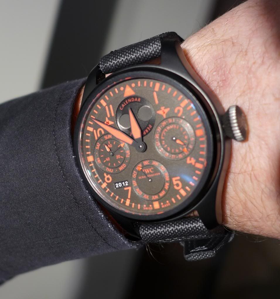 i1164.photobucket.com/albums/q562/teeveetee9/IWC%202013%20LE%20Ceramic%20Pilots/P1000495_zpsb931015a.jpg