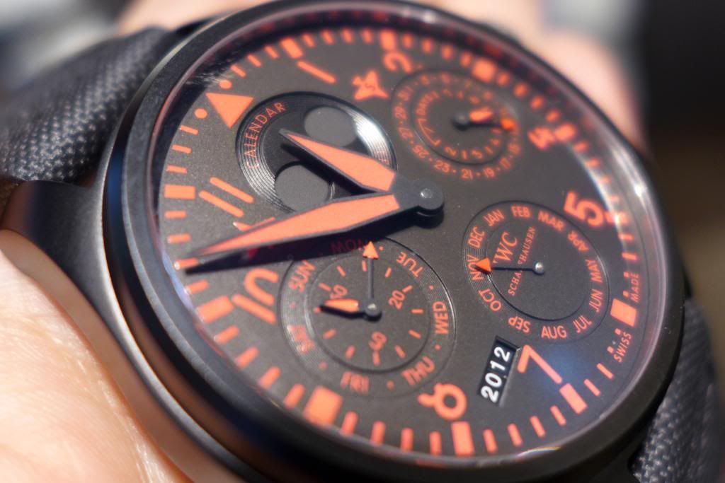 i1164.photobucket.com/albums/q562/teeveetee9/IWC%202013%20LE%20Ceramic%20Pilots/P1000525_zpsba94360d.jpg