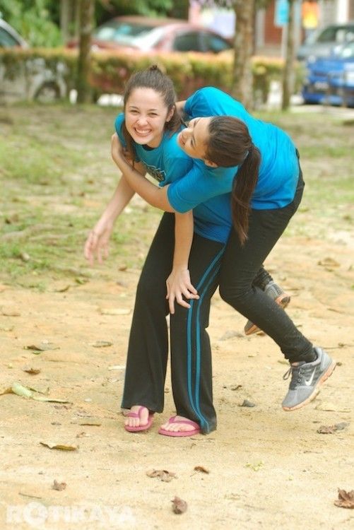 Emma Maembong desktop Wallpapers