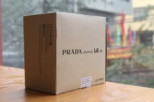 LG_Prada_30_a.jpg