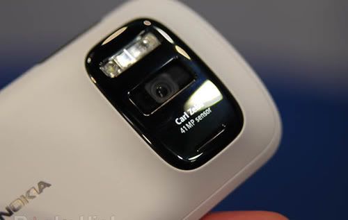 Nokia-Pureview-808-16.jpg