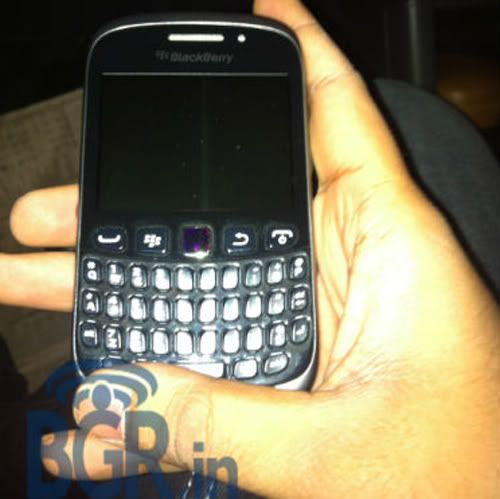 blackberry-curve-9320-hands-on.jpg