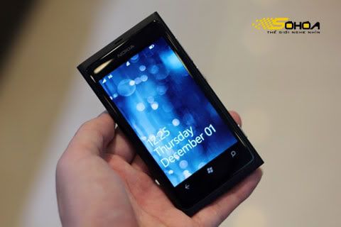 nokia-lumia-800-3.jpg