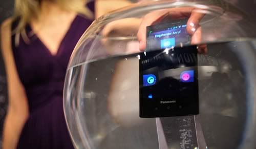 panasonic-eluga-pictures-hands-on-6.jpg