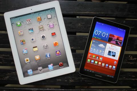 tablet-ipad-2-vs-galaxy-tab.jpg